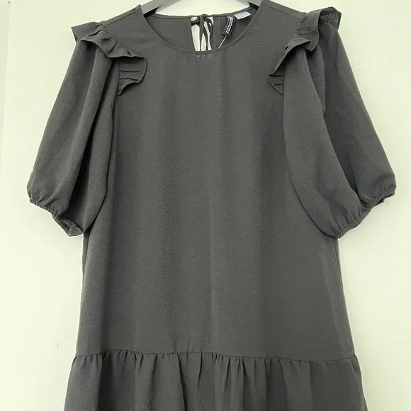 H&M black dress - Picture 2 of 6